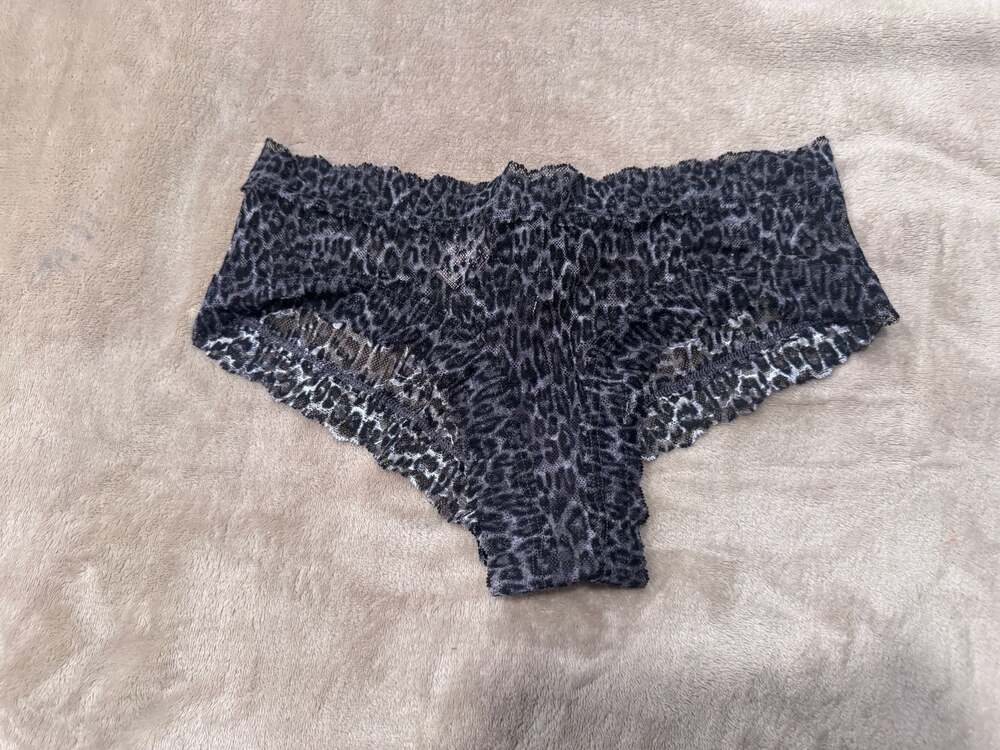 Victoria’s Secret Cheeky Lace Panties Size S Leopard Print NWT